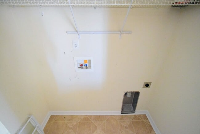 Building Photo - 1445 Avoncroft Dr