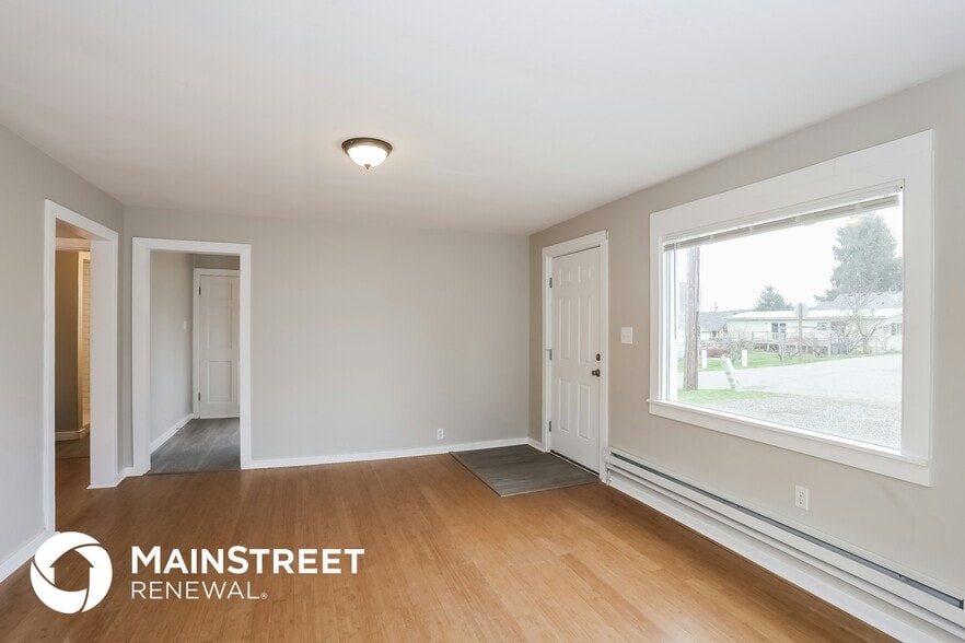 Building Photo - 966 Retsil Rd E