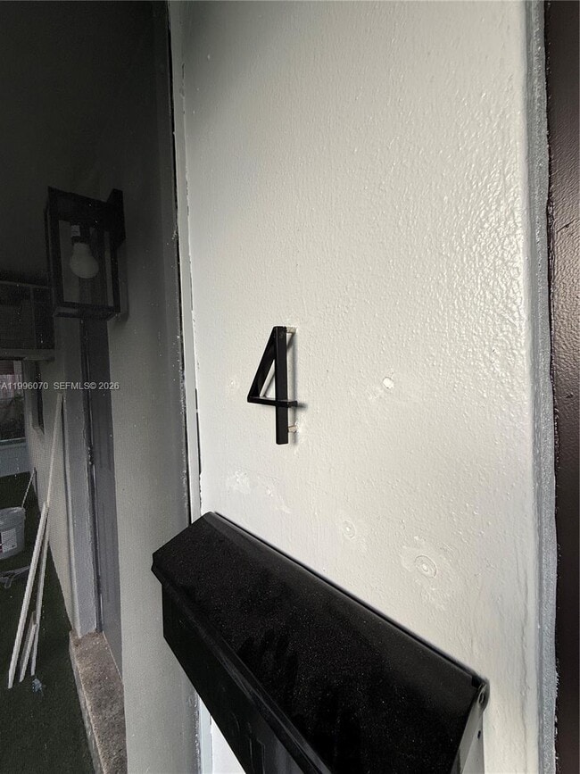 Building Photo - 6071 SW 33rd St