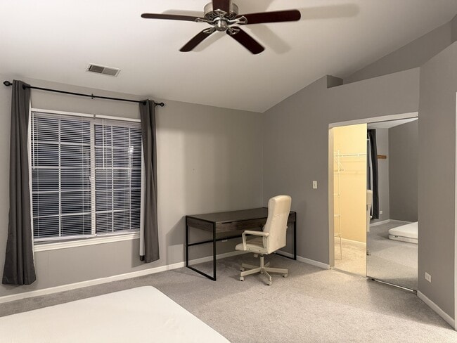 Building Photo - 3367 Ravinia Cir