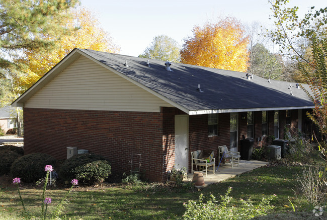 Building Photo - Brooks Hollow Apartments