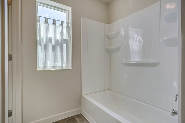 Building Photo - 5667 Island Ridge Dr