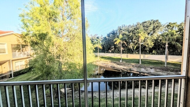 Building Photo - Annual unfurnished-3 bedroom, 2 bath condo with garage in gated community!