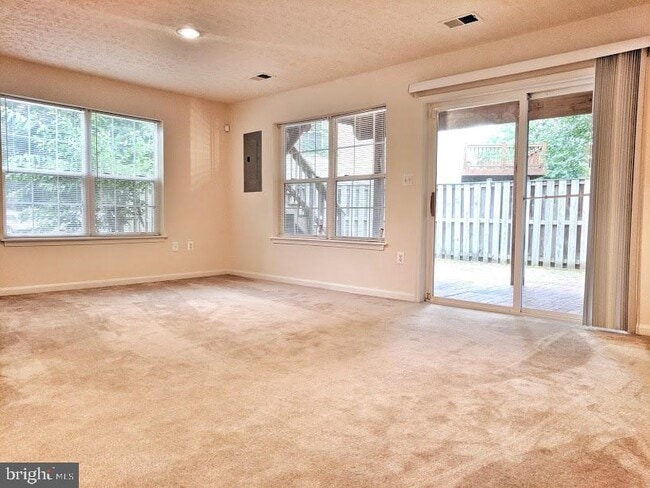 Building Photo - 6651 Kelsey Point Cir