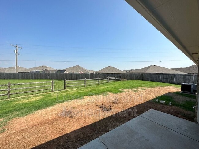 Building Photo - 15749 Potomac Dr