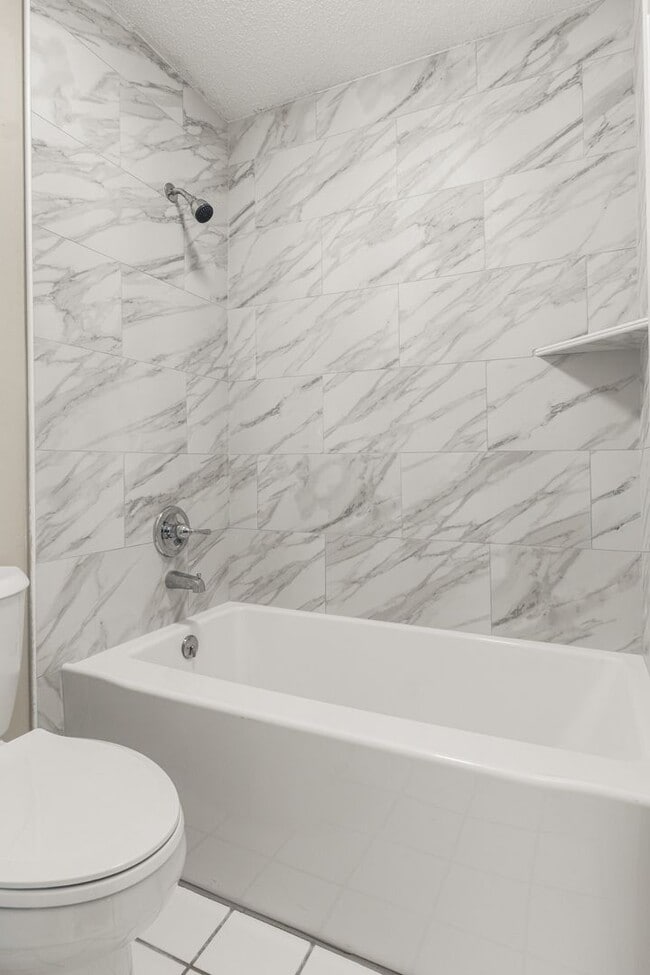 Building Photo - Updated 4 Bedroom 2 Bath Home - Open to Section 8