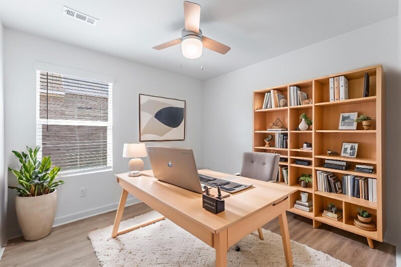 Building Photo - 4651 W Aurora St