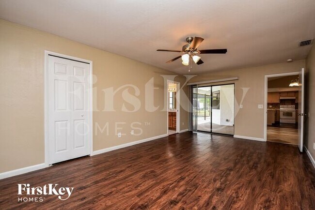 Building Photo - 4141 SW 6th Pl