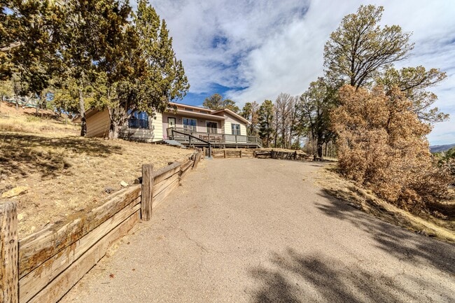 Building Photo - 202 Warwick Dr