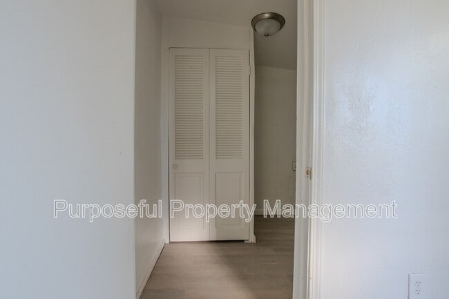 Building Photo - 1245 SW 19th St