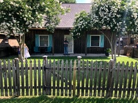 Building Photo - 207 Timothy Dr