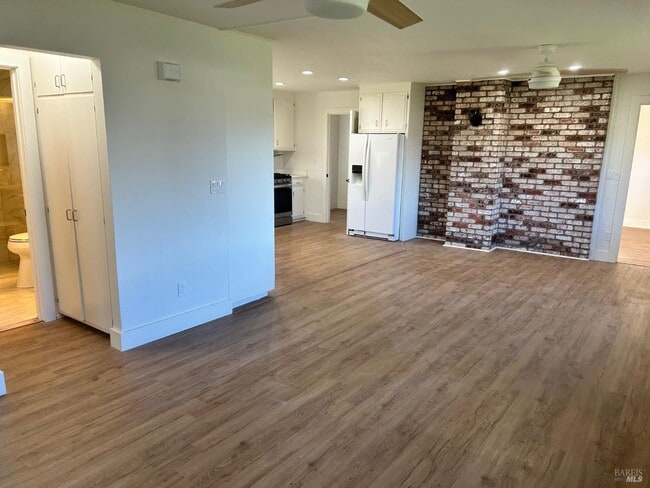 Building Photo - 1989 CA-1