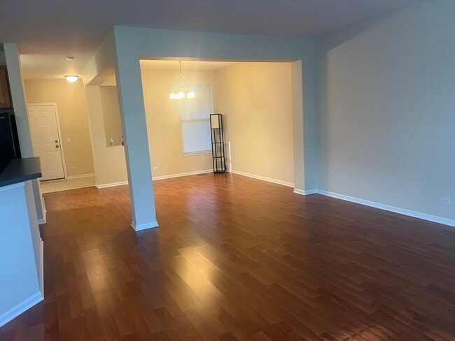 Building Photo - 1861 Crenshaw Cir
