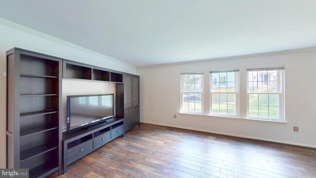 Building Photo - 200 Sulgrave Ct