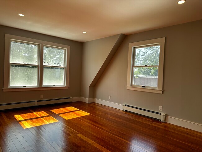 Building Photo - 96 Adams St