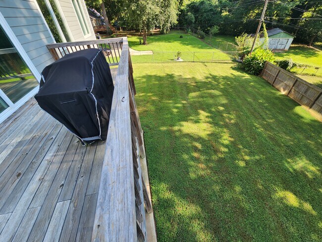 Building Photo - 2039 Cartier Wy