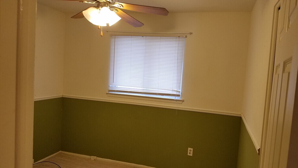 Building Photo - 1525 Devon St