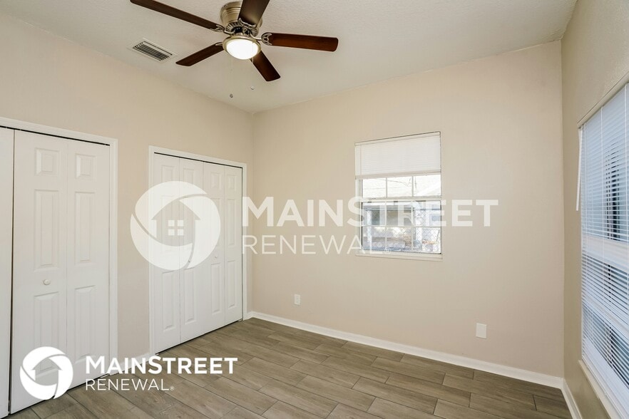 Building Photo - 4042 18th Ave S