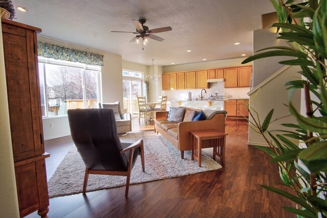 Building Photo - 2727 Crater Ln