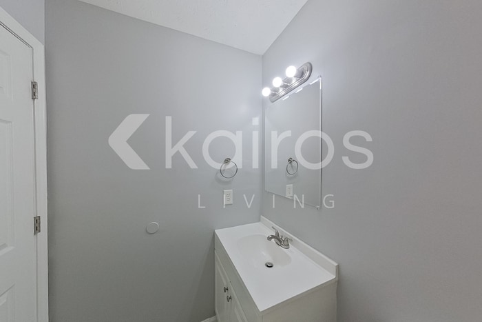 Building Photo - 225 Big Oak Cir