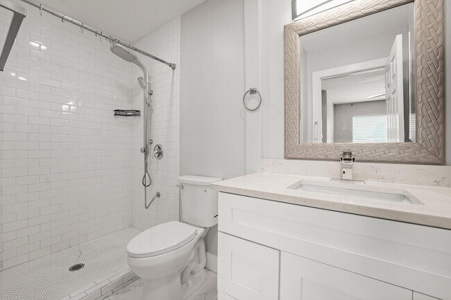 Building Photo - 6410 Chimney Creek Cir