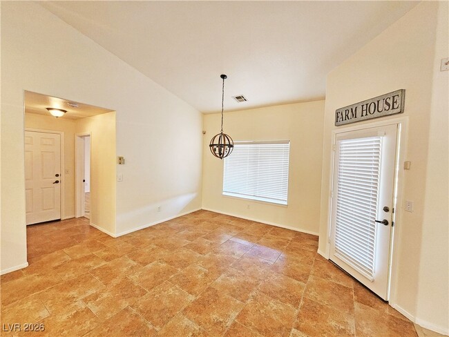 Building Photo - 3120 E Easy St