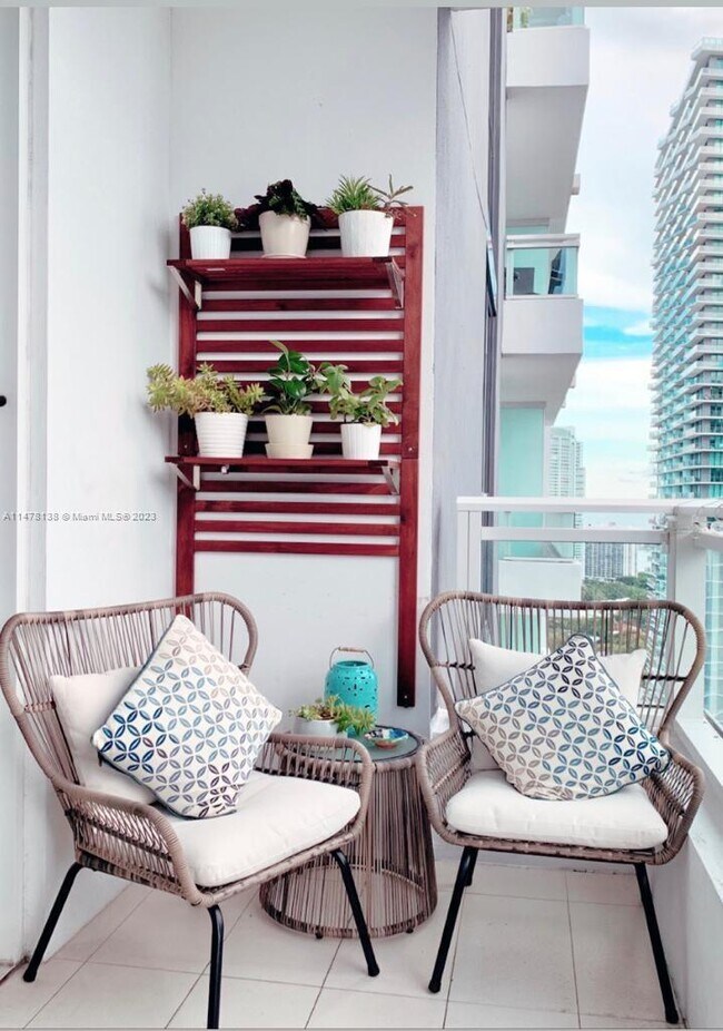 Building Photo - 1080 Brickell Ave