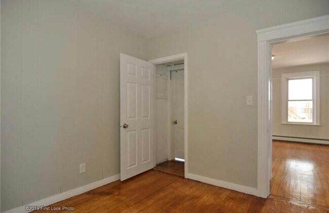 Building Photo - 179 Valley St