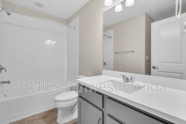 Building Photo - 5025 Skyview Ln