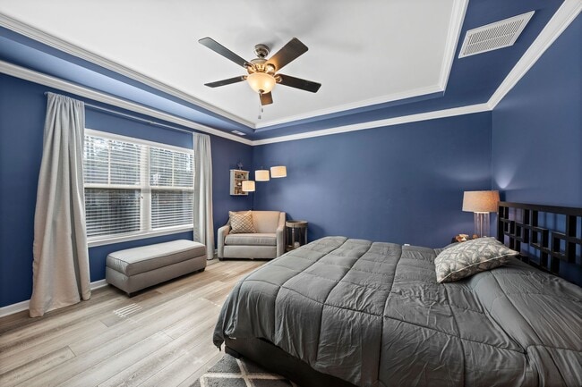 Building Photo - Stunning Apex Home with First-Floor Privat...