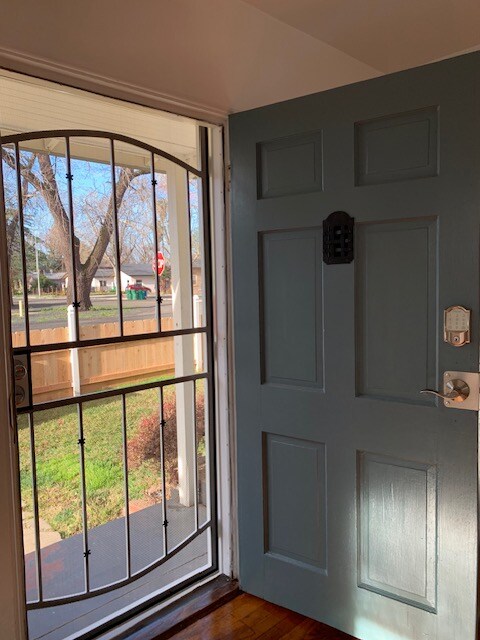 Building Photo - 1734 Spruce Ave