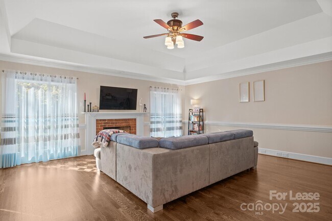 Building Photo - 16516 Plantation Woods Dr