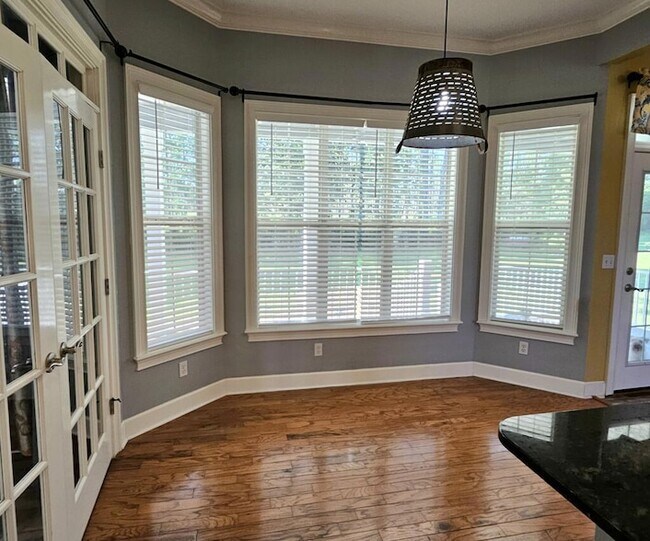 Building Photo - 366 Bellingham Dr