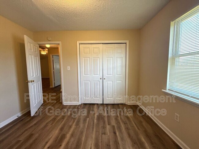 Building Photo - 134 N Ridge Dr