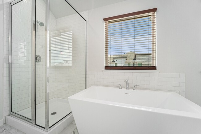 Building Photo - 16630 Lake Austin St