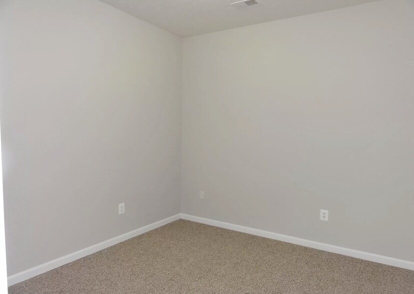 Bedroom, office or guest space - 334 Lora Dr