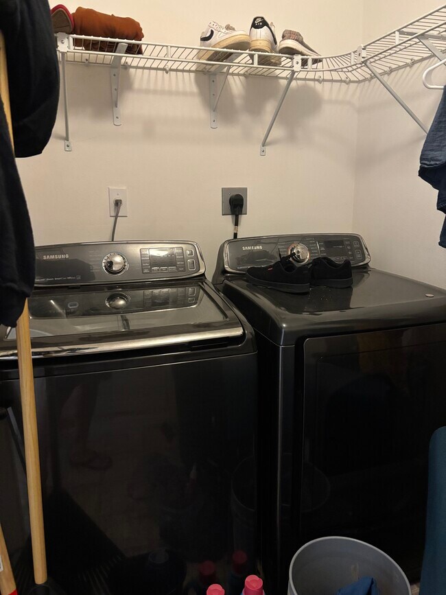 Laundry room - 520 Benton Dr