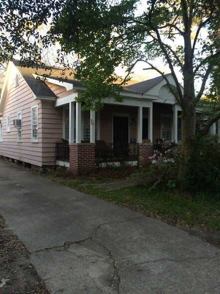 Building Photo - 1412 Old Shell Rd