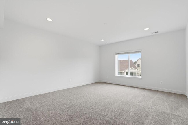 Building Photo - 112 BETONY Ct