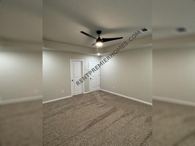 Building Photo - 18 Edward Dr