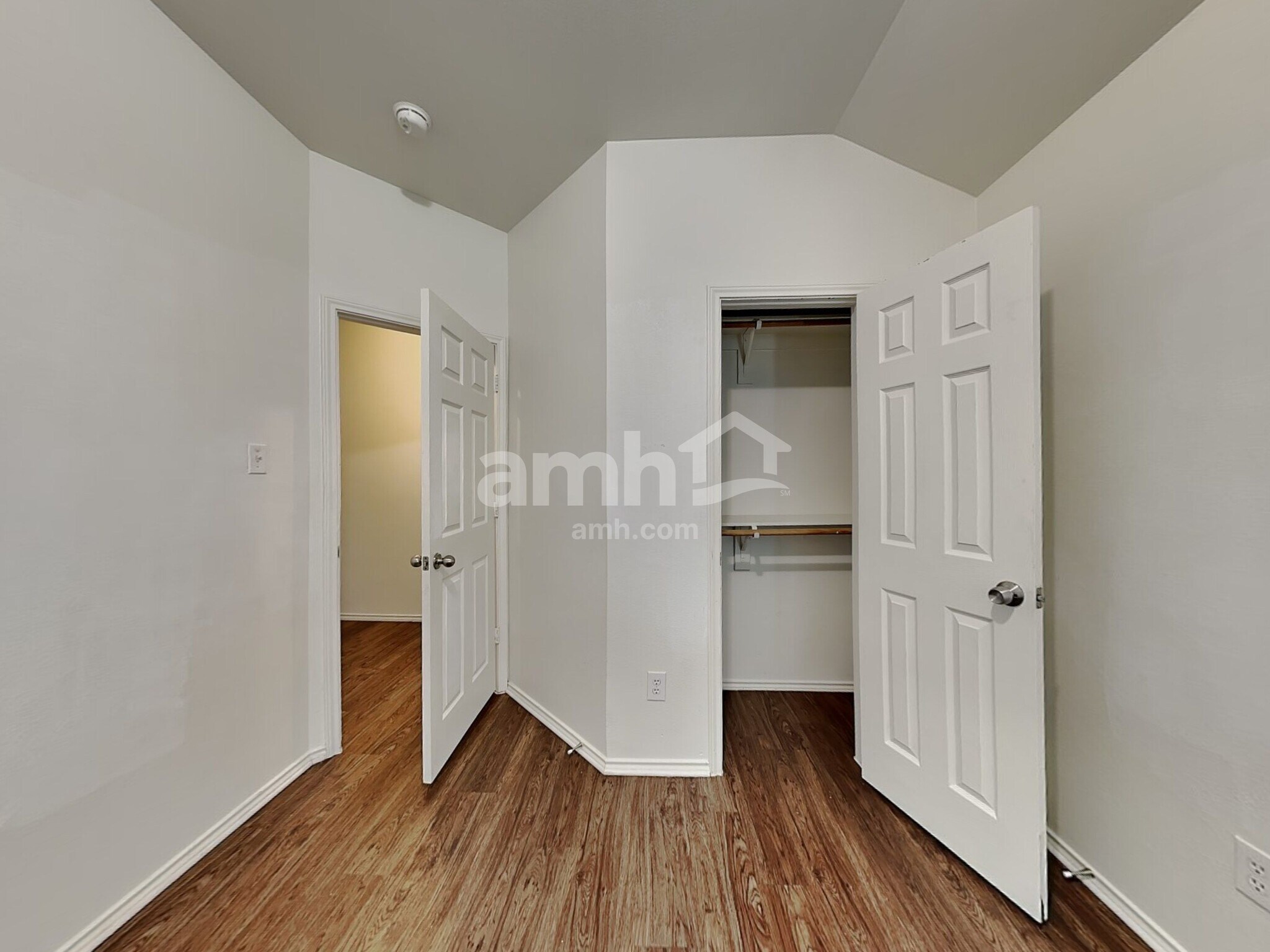 Building Photo - 121 Campos Dr