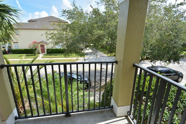 Building Photo - 2138 SE Grand Dr