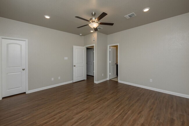 Building Photo - 1547 Case Rd