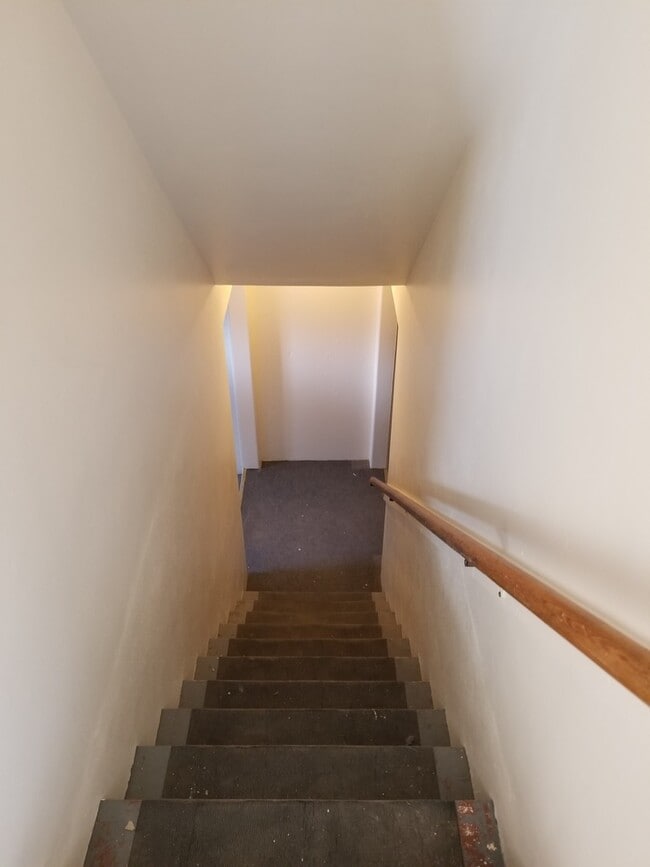 Building Photo - Ephrata House with Full Basement