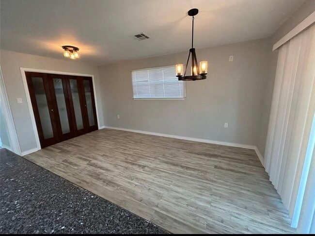 Building Photo - 8287 Benjamin St