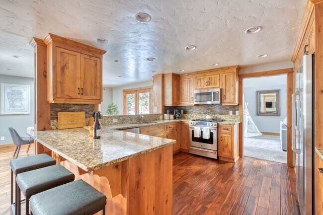Building Photo - 61497 SE Orion Dr