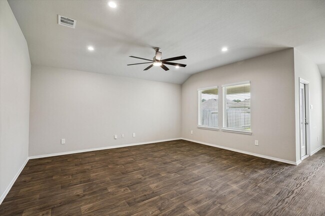 Building Photo - 40463 Gdn Hts Ln
