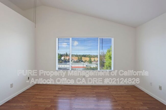 Building Photo - 2304 Yorkshire Ct