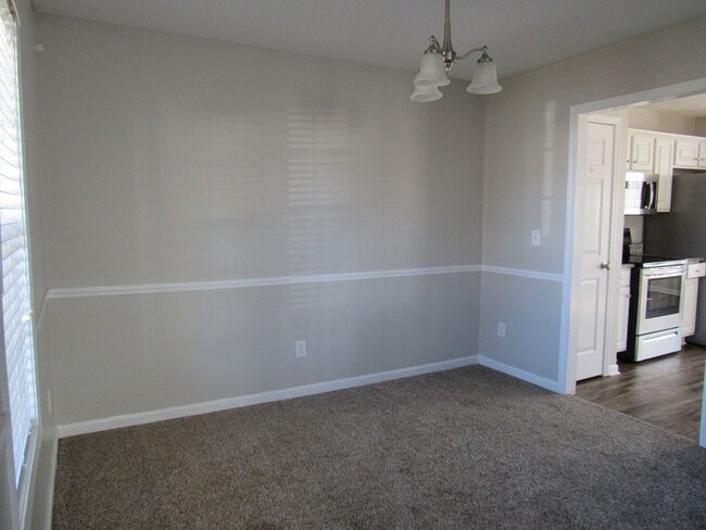 Building Photo - 3 BR 2 BA Jacksonville Commons