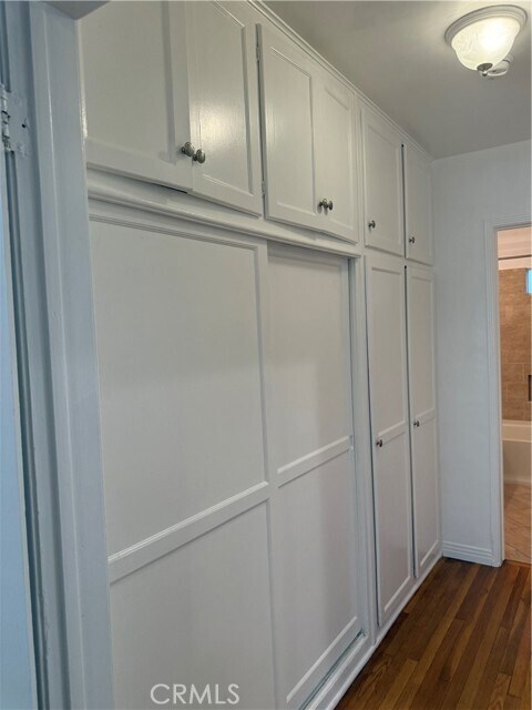 Building Photo - 5901 woodman Ave